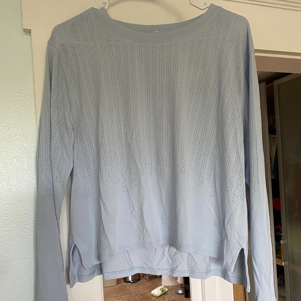 Lululemon Cropped Blue Workout Long Sleeve